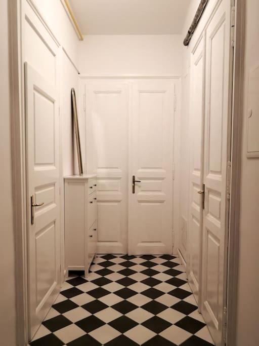 Apartment Simona's Old Town / Free Parking